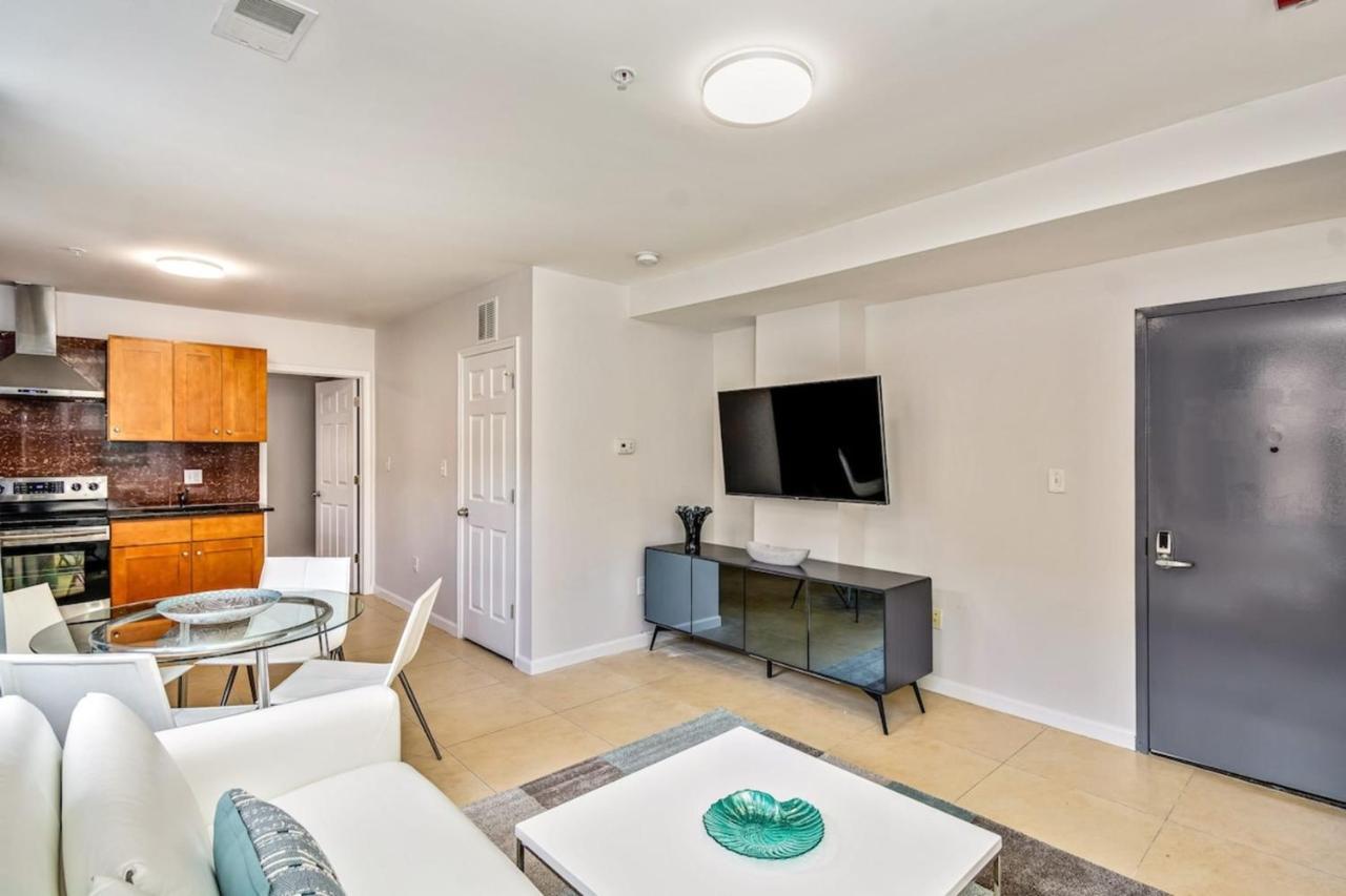 Stylish & Great Location Next To The Convention Center Apartment Philadelphia Bagian luar foto