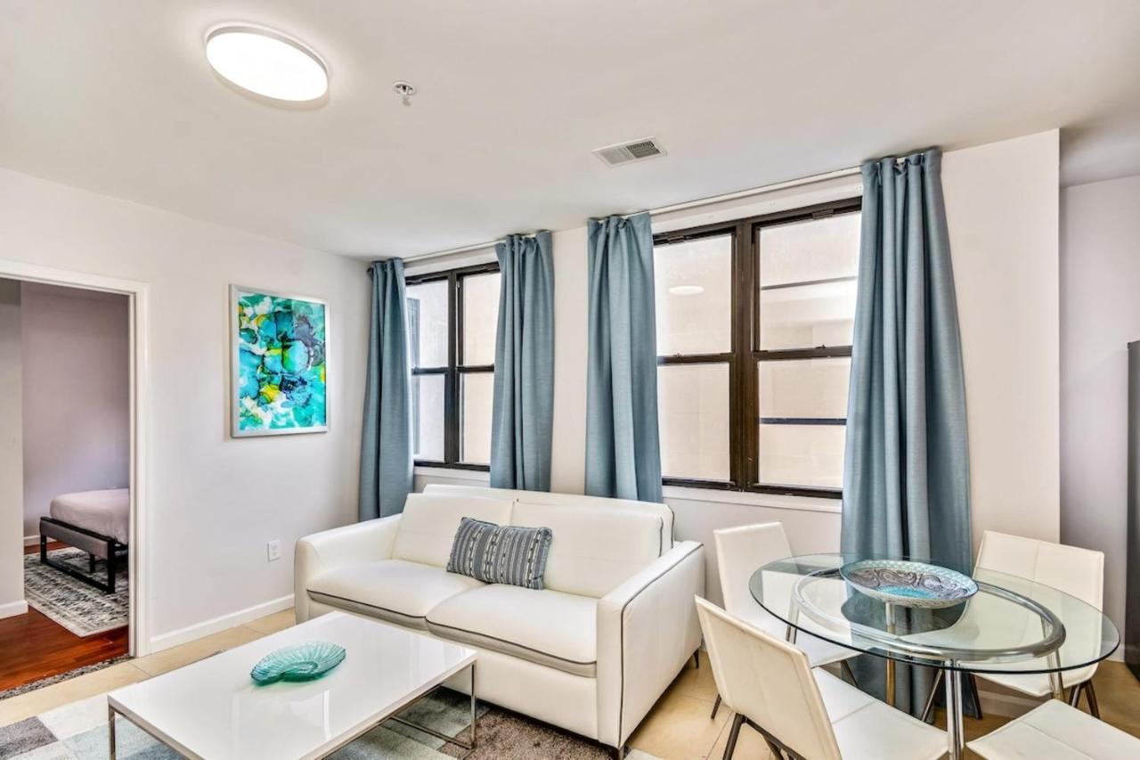 Stylish & Great Location Next To The Convention Center Apartment Philadelphia Bagian luar foto